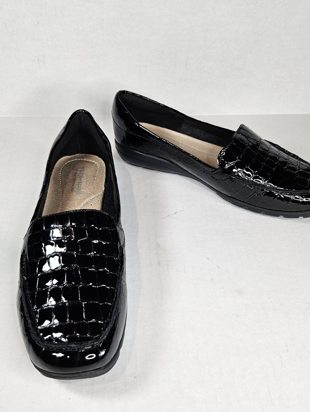 Womens Slip-on Leather Loafers Black 9W Comfort Career Shoes Walking Neutral